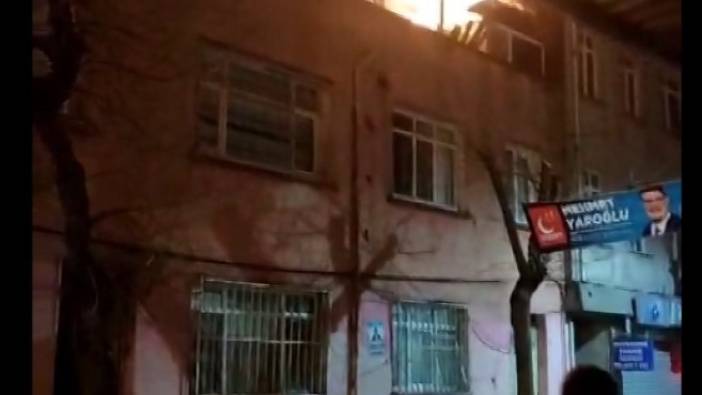 Fatih'te 5 katlı binanın çatısında korkutan yangın