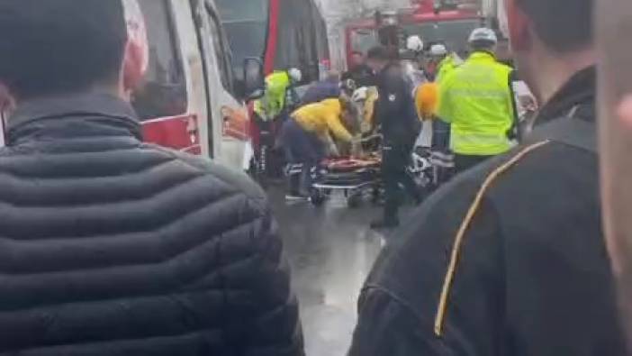 Fatih'te, tramvaya çarpan motosikletli hayatını kaybetti