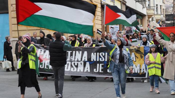 Londra ve Saraybosna'da İsrail protestosu! Binlerce kişi sokaklara döküldü