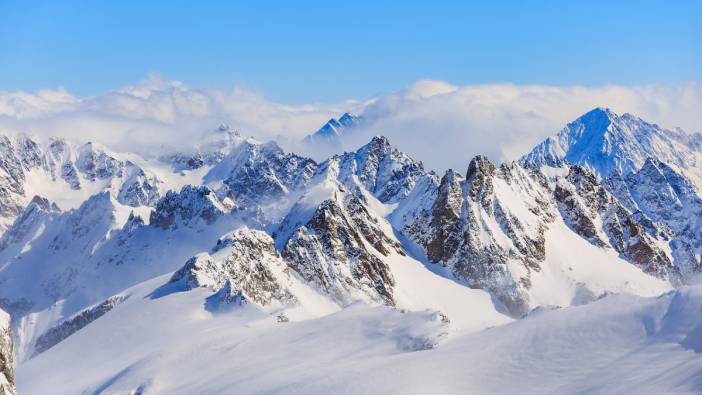 Alpler'de 6 kayakçı kayıp