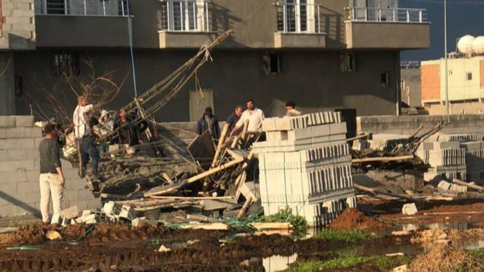 Mardin'de inşaatı devam eden bina işçiler çalıştığı sırada çöktü