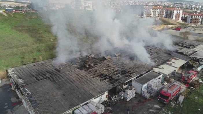 Tuzla'da seramik malzemelerin bulunduğu depoda yangın