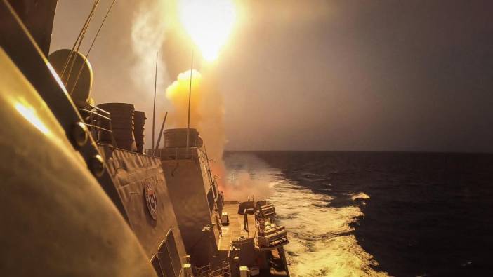 ABD gemisine füzelerle saldırdılar