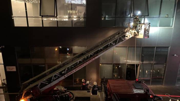Bakırköy'de rezidansın spor salonunda yangın çıktı