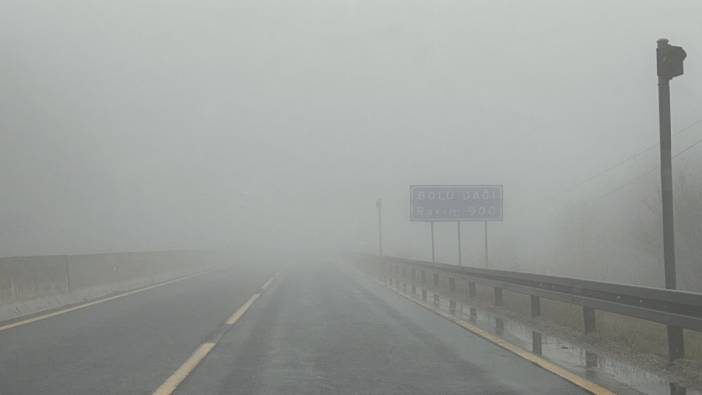 Bolu'da sis. Gözler 5 metre sonrasını görmüyor