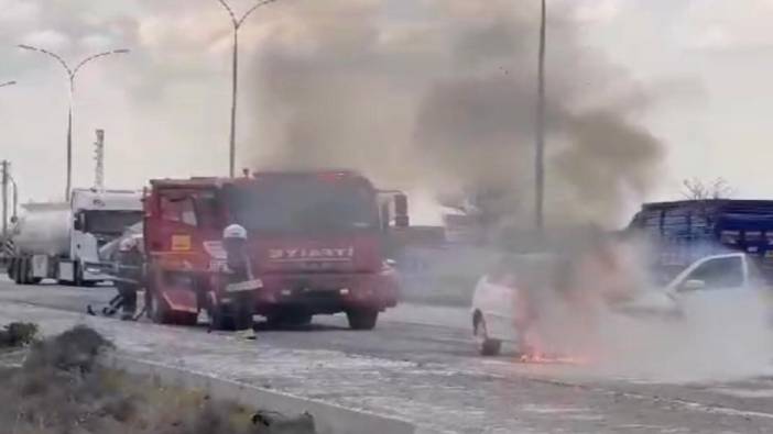 Konya’da seyir halindeki araç alev alev yandı