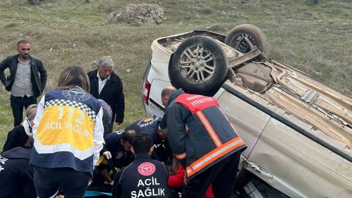 Mardin’de hafif ticari araç takla attı: 4 yaralı