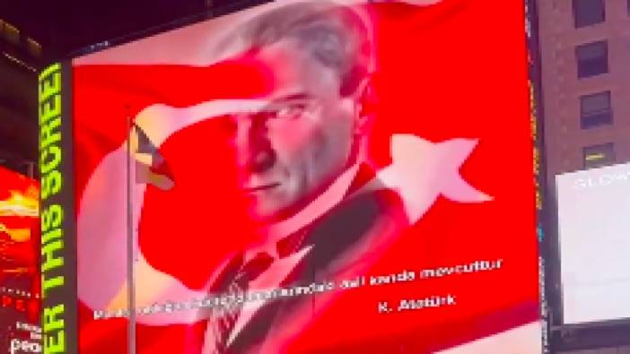 Times Meydanı'nda sözde kürdistan bayrağını açanlara Atatürk fotoğrafıyla cevap