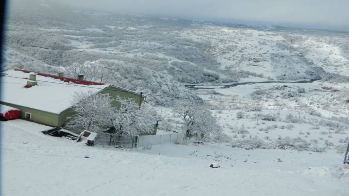 Ardahan'da kar yağışı kartpostallık görüntüler oluşturdu