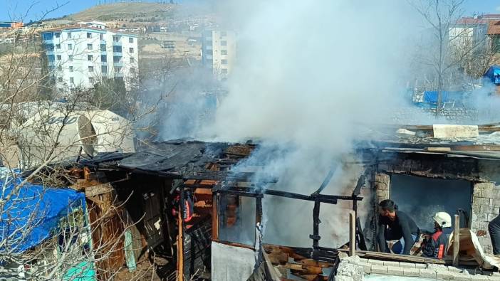 Malatya’da baraka yangını