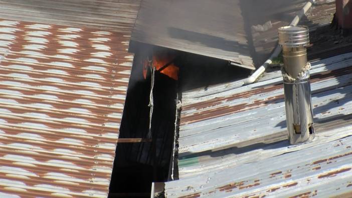 Küçükçekmece'de tekstil fabrikasında yangın