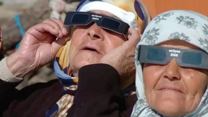 Tarihte bugün: Anadolu Ajansı, 2006 yılında gerçekleşen Güneş tutulmasını gözlemleyen vatandaşları paylaştı