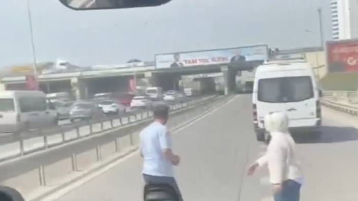 İstanbul Pendik’te dolmuş şoförü ile servis şoförü kavgasında bıçak çekilip kadına tekme atıldı