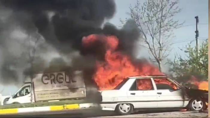 Mardin'de seyir halindeki otomobil alev alev yandı