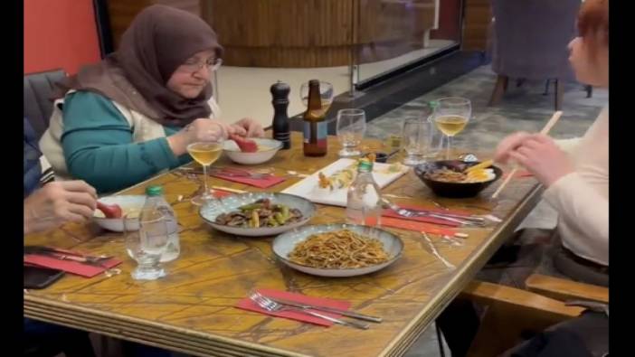 Çin restoranında iftar yapan ailenin samimi videosu beğeni topladı
