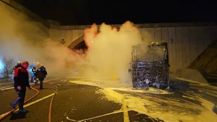 Orhangazi Tüneli'nde yolcu otobüsü alev alev yandı: 16 yolcu hastaneye kaldırıldı