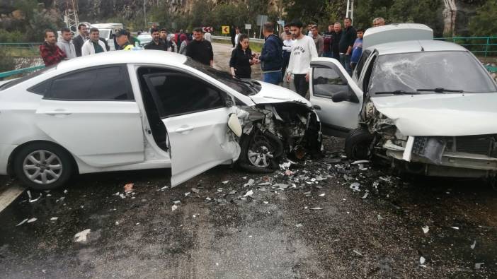 Adana’da meydana gelen trafik kazasında 1’i çocuk olmak üzere 6 kişi yaralandı.