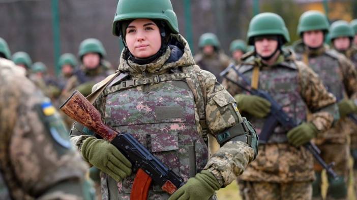 Ukrayna kadınlara zorunlu askerliği gündemine aldı