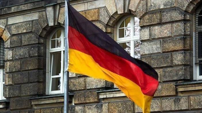 Almanya'ya dava açan ülke büyükelçiliği de kapattı