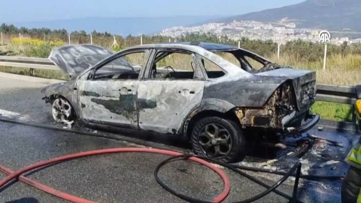Bursa'da seyir halindeki otomobil yanarak küle döndü
