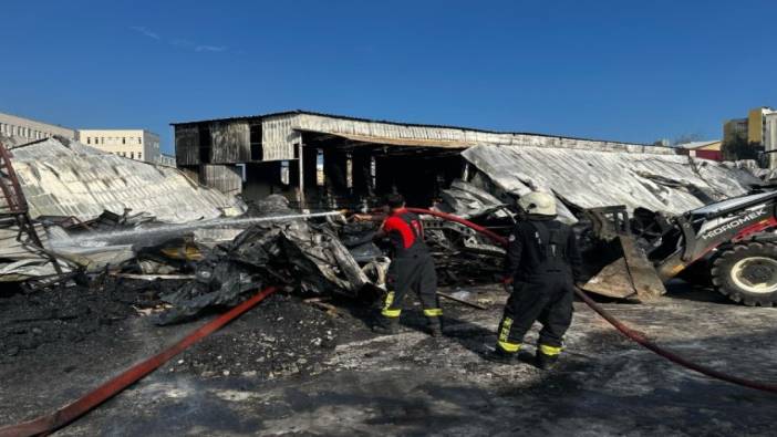 Erdemli'deki narenciye paketleme tesisi yangını kontrol altına alındı