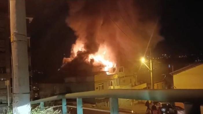 Zonguldak’ta 3 katlı apartmanda yangın
