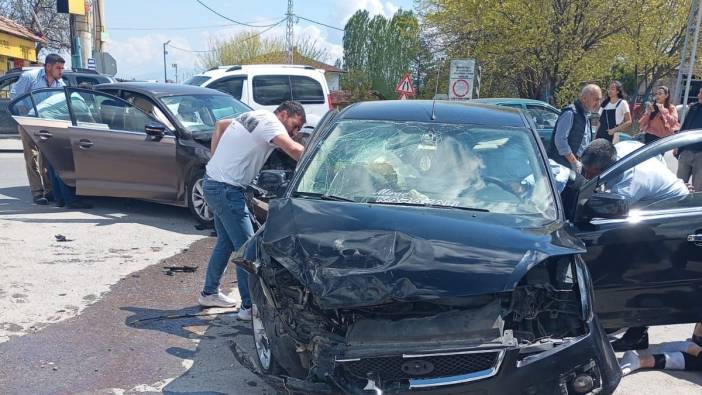 Malatya’da meydana gelen iki ayrı trafik kazasında 6 kişi yaralandı.