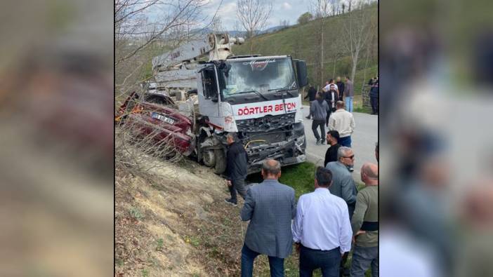 Otomobil ile beton pompası kamyonu çarpıştı: 1 Ölü