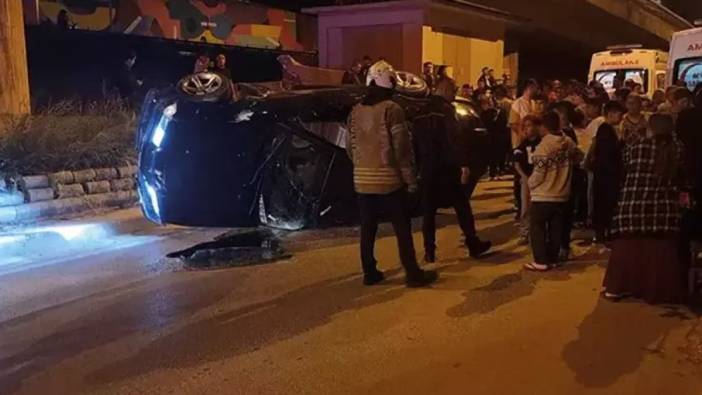 Kadıköy'de kontrolden çıkan otomobil yan yattı. 3 yaralı