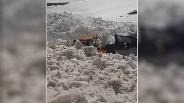 Van-Bahçesaray kara yolunda kar tünelleri açılarak çalışmalar sürdürülüyor