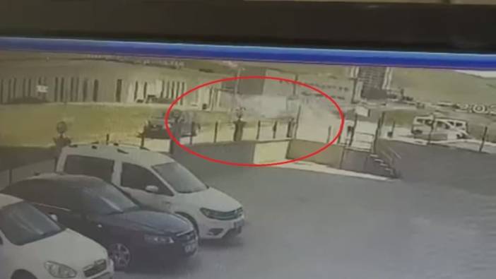 Ankara'da otomobilin otobüs durağına çarpması kamerada