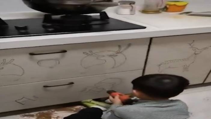 Çocuğunu mutfak dolaplarına matkapla figür çizerken buldu