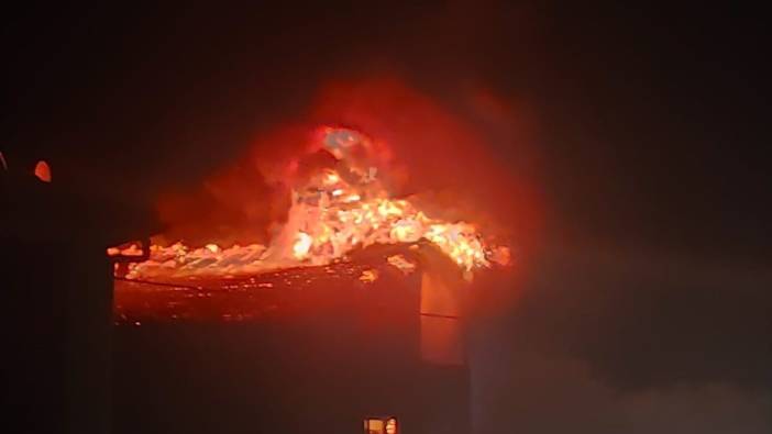 Malatya'da çıkan yangın iki katlı evi küle çevirdi