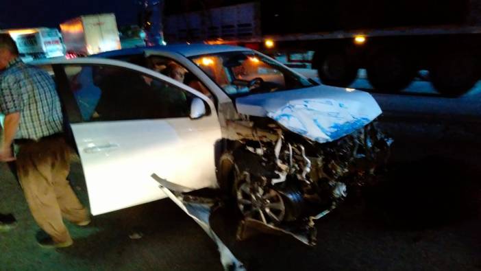 Konya’da otomobil ile kamyonun çarpıştığı kazada 4 kişi yaralandı