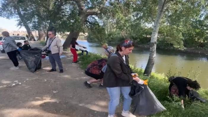 Çevre gönüllüleri Tunca Nehri'ni temizledi