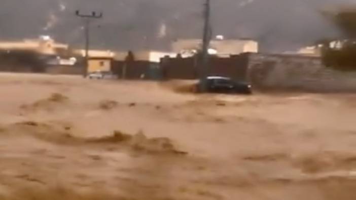 Medine'de şiddetli yağış sonrası sel meydana geldi
