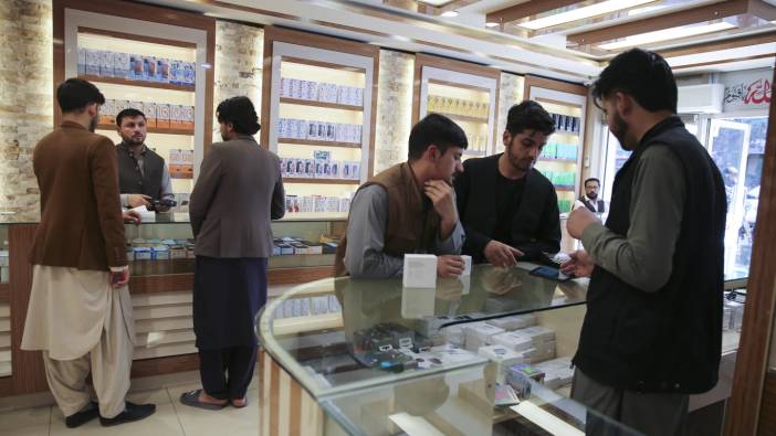 Afganistan'da telefon satışları artıyor