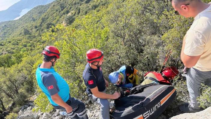 Paraşüt kazasında yaralanan şahsı UMKE ve JAK ekipleri kurtardı