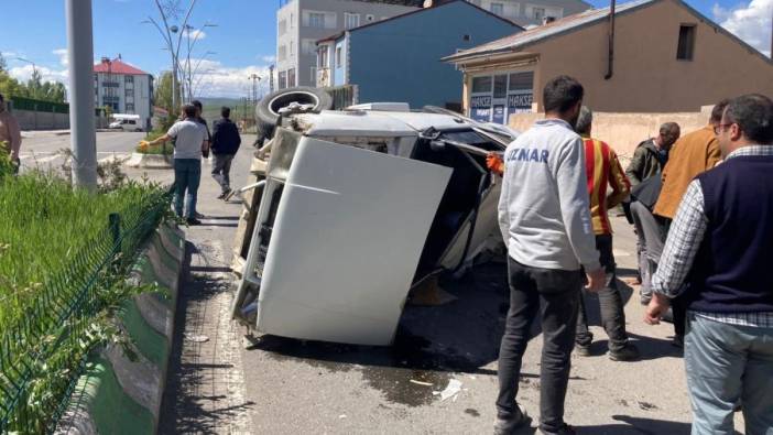 Ağrı’da kontrolden çıkan araç böyle takla attı