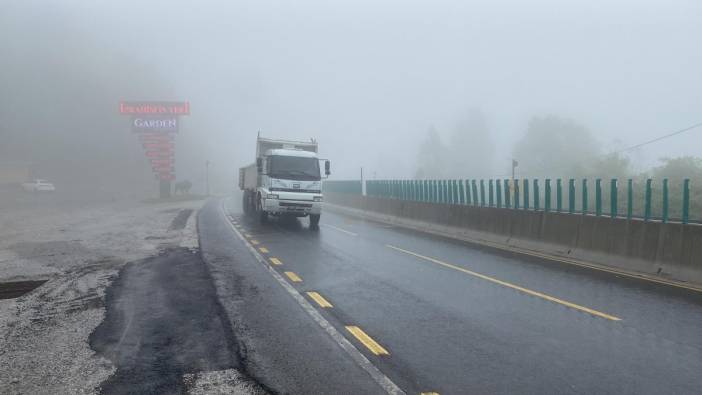 Sis ve yağış Bolu Dağı'nı esir aldı