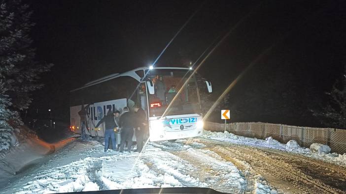 Kastamonu'da kar etkili oldu; araçlar yolda mahsur kaldı