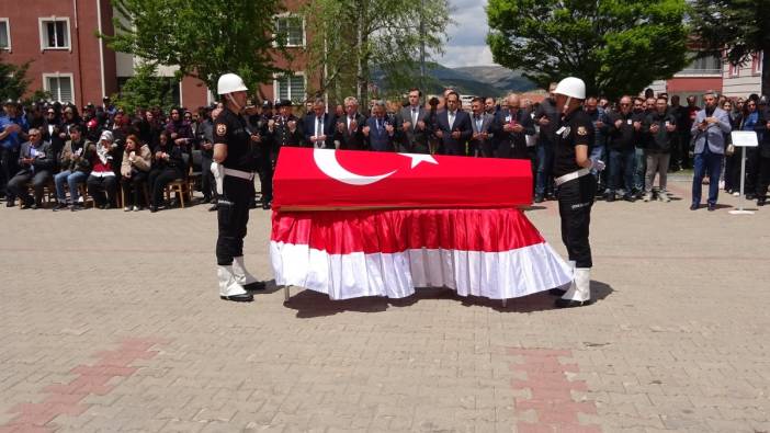 Kalp krizinden ölen polisin naaşı memleketine uğurlandı