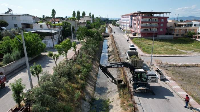 17 kilometrelik sulama kanalı temizleniyor