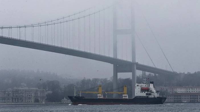 İstanbul Boğazı'nda gemi trafiği askıya alındı