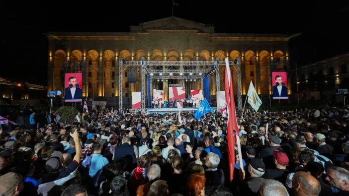 Gürcistan'daki iktidar partisi veto edilen yasa için son kozunu oynayacak