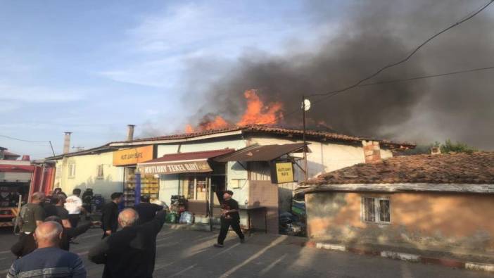 Manisa’da 2 ev ve 1 iş yerinde yangın