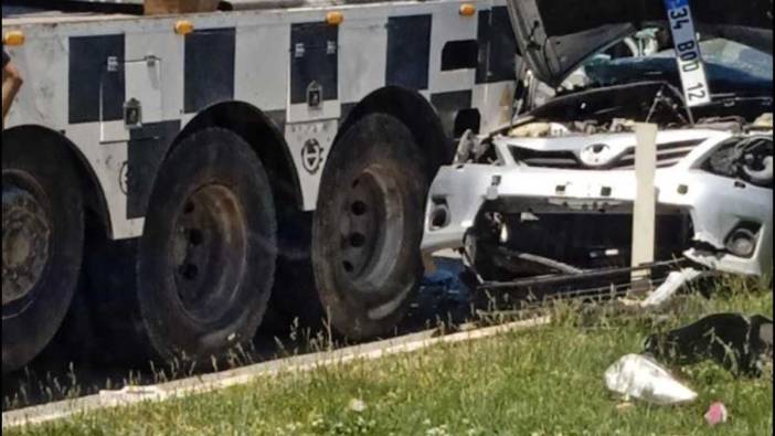 Siirt’te feci kaza: Otomobil vincin altına girdi, sürücü hayatını kaybetti
