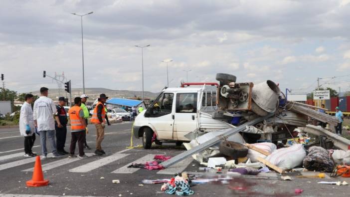 Niğde yolunda kamyonetler çarpıştı: 1 ölü, 4 yaralı