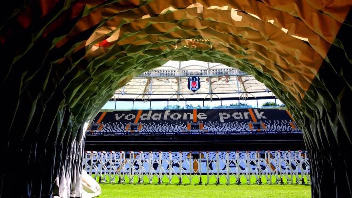 TFF istemeyerek aday gösterdi. UEFA 2 finali de İnönü'ye verdi