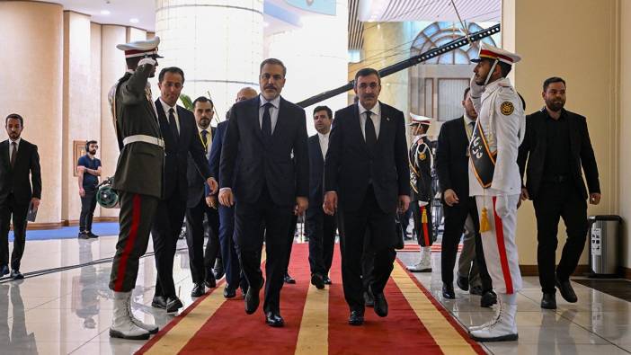 Cumhurbaşkanı Yardımcısı Yılmaz ile Dışişleri Bakanı Fidan Reisi'nin taziyesine katıldı